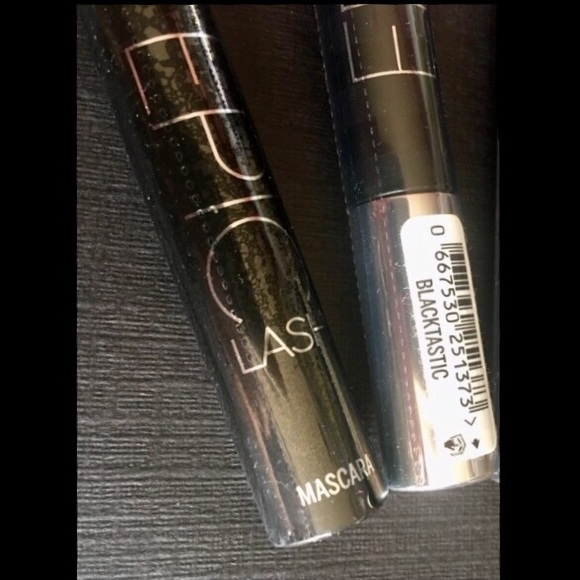 Victoria’s Secret Blacktastic Mascara Lot of 2 Black Mascaras New and Sealed NWT - Picture 2 of 5